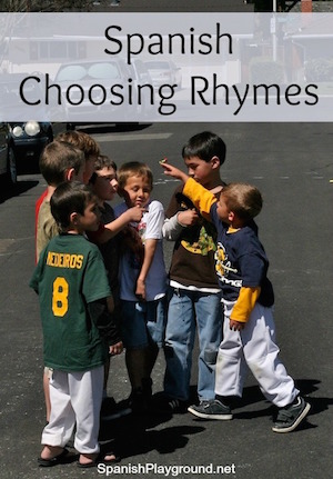 Rhyme is an important feature of traditional Spanish games. 